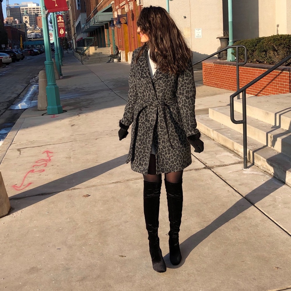 Grey Leopard Print Jacket - Picture 2 of 5